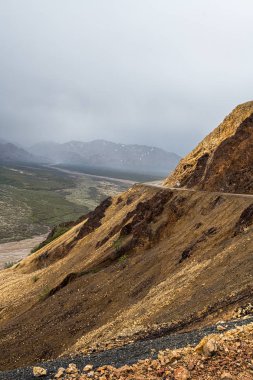 İleride Tehlikeli Eğri 