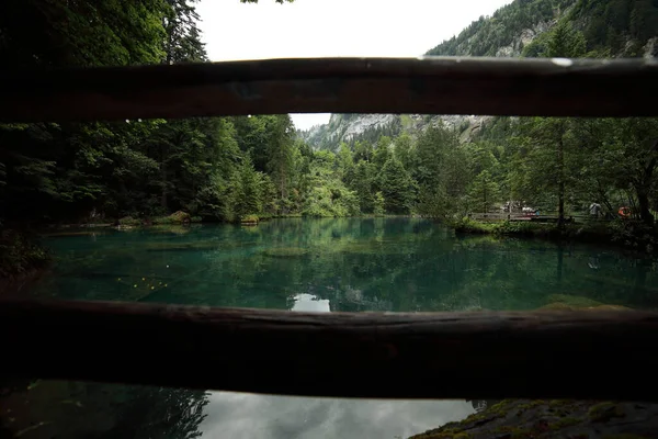 Montanha Lago Com Água Limpa Bela Paisagem Montanhosa Foto Alta — Fotografia de Stock