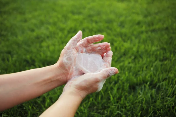 Händewaschen Mit Seife Mann Für Coronavirus Prävention Hygiene Die Ausbreitung — Stockfoto