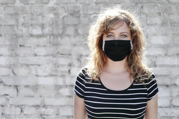 Portrait Girl Protective Mask Free Space Inscription Social Distancing White — Stock Photo, Image