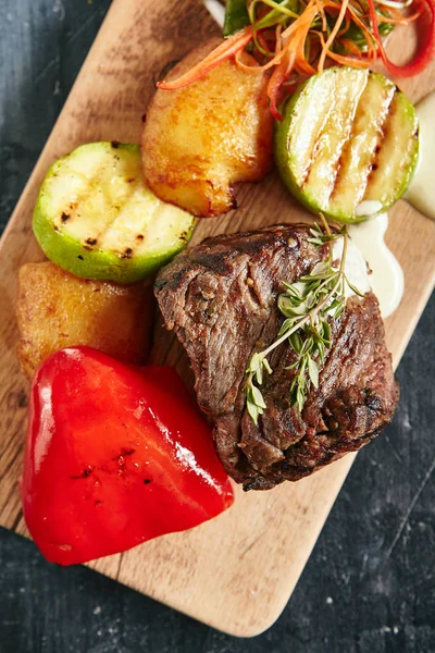 Hot Grilled Beef Tenderloin Steak Barbecue Sirloin Meat Wooden Background — Stock Photo, Image