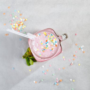 Tatlı yıldız en iyi manzaralı taze pembe limonata