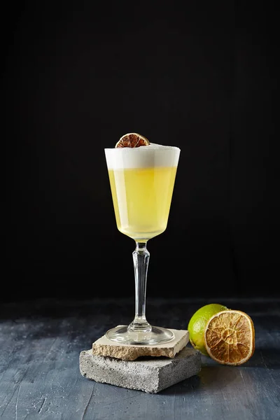 Pisco Sour Mit Frisch Gepresstem Limettensaft Einfachem Süßem Sirup Eis — Stockfoto