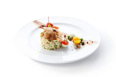 Kavrulmuş Bıldırcın ile Olivier Salatası veya Rus Salatası
