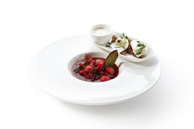 Borscht veya Borsch Siyah Ekmek Tuzlu Domuz Yağı ile servis