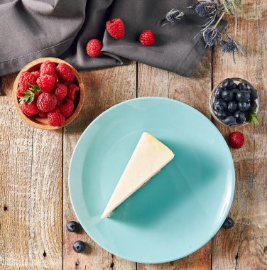 Mavi Plakalı Klasik Düz New York Cheesecake