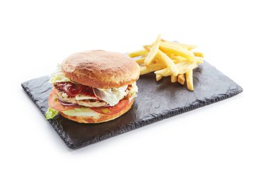 Patates Kızartması Garnitür ile Tavuk Burger