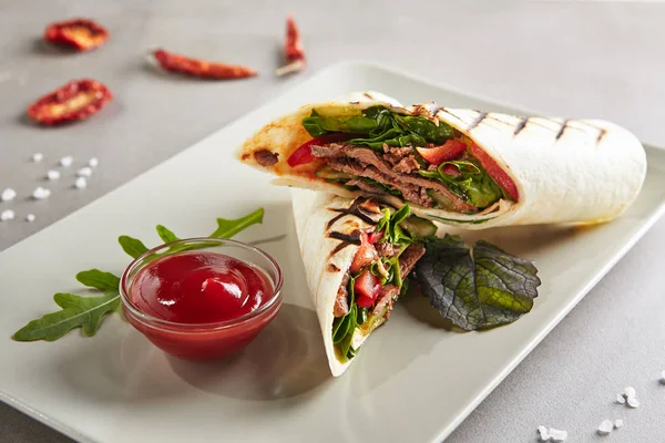 Meat Shaverma, Gyro or Doner Kebab with Vegetables — Stock Photo, Image