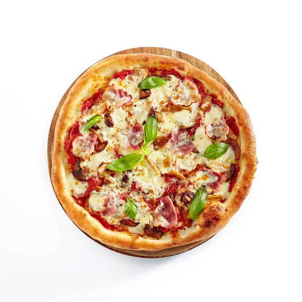 加拿大披萨与培根隔离在白色背景 — 图库照片
