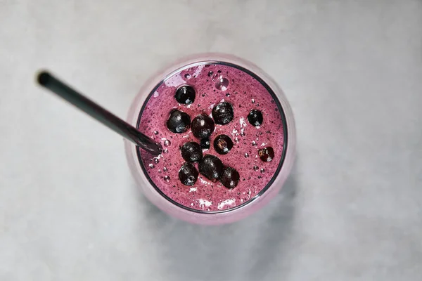 Liquid with berry fruits — Stock Photo, Image