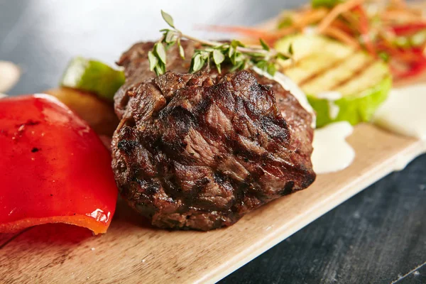 Hete gegrilde runderhaas steak — Stockfoto