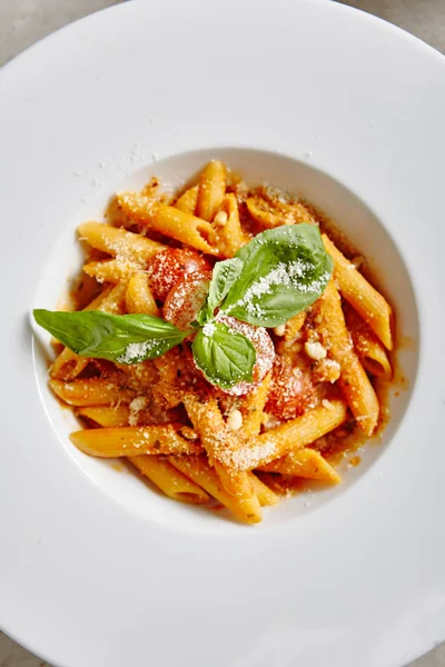 Penne de tomate Pasta Al Dente com molho de tomate — Fotografia de Stock