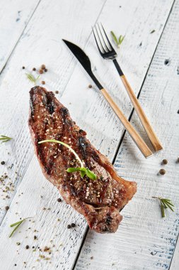 Lezzetli ızgara Striploin biftek