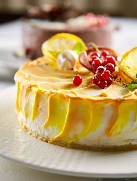 Macro Photo of Round Lemon Cheesecake — Stock Photo, Image