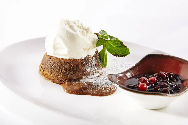 Yummy Chocolate Flan with Ice Cream — Stockfoto