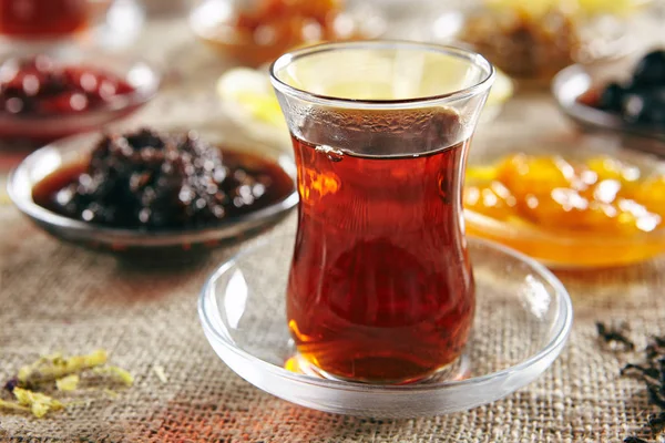Turkse traditionele thee — Stockfoto