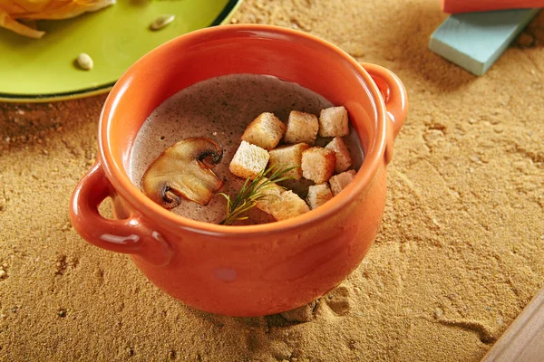 Gezonde kinderen eten met champignons Cream soep — Stockfoto