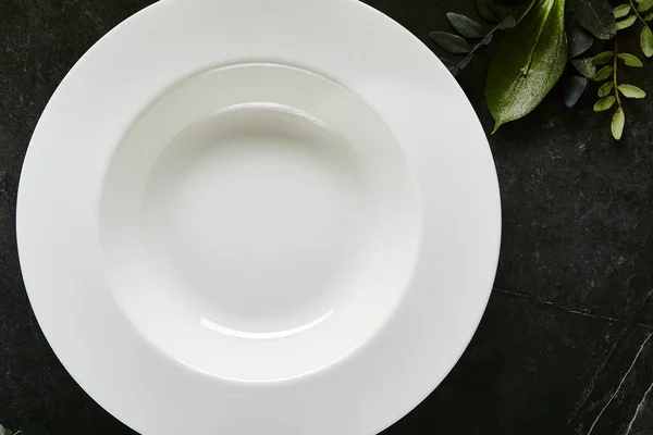 Gyönyörű tálalás fehér étterem lemez sablon természetes Dar — Stock Fotó