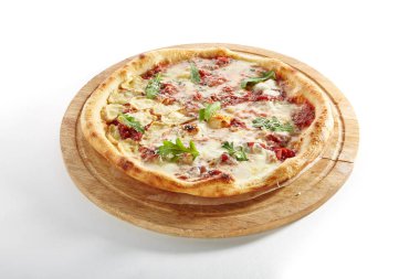 Pizza Dört Peynir veya Ai Quattro Formaggi İzole