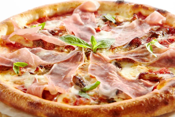Pizza mit Parmaschinken — Stockfoto