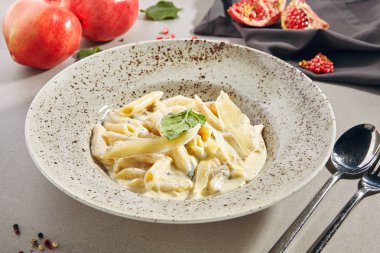 Penne rigate 4 peynir