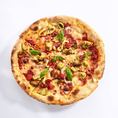 Deniz ürünleri pizza üst görünümü
