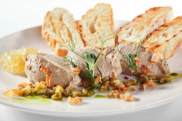 Chicken liver pate with crunchy baguette — Stock Photo, Image