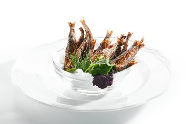 Taze Derin Kızarmış Deniz Balık, Küçük Sardalya veya Kavrulmuş Gökkuşağı Sme