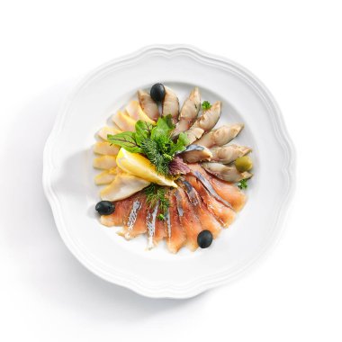 Ham Çeşitli Balık Lezzetleri veya Sashimi İzole