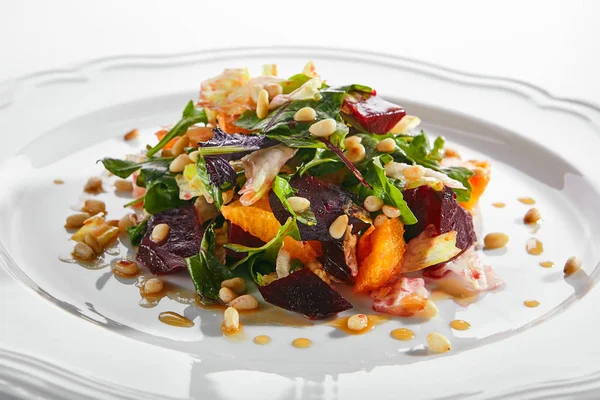Pancarlı Salata, Krem Peynir, Portakal ve Çam Fıstığı — Stok fotoğraf