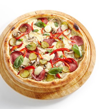 Cervelat ile Kremalı Pizza