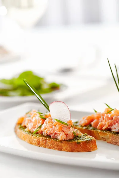 Italian Appetizer Bruschetta Salmon — Stock Photo, Image