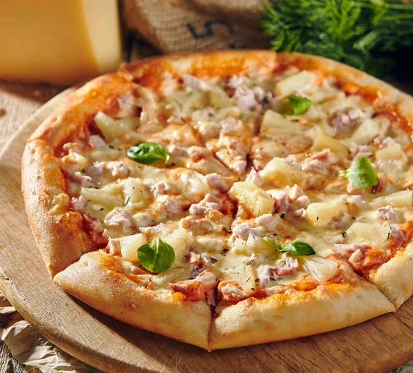 Pizza Restaurant Menu Delicious Fresh Pizza Chicken Pineapple Pizza Rustic — Stock Photo, Image