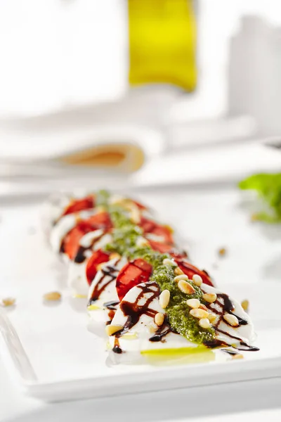Gastronomisch Restaurant Heerlijk Diner Eten Close Van Caprese Salade Salade — Stockfoto