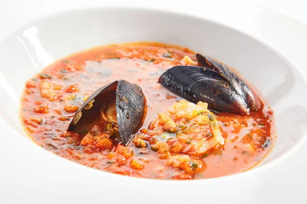 Sopa de tomate con mariscos — Foto de Stock