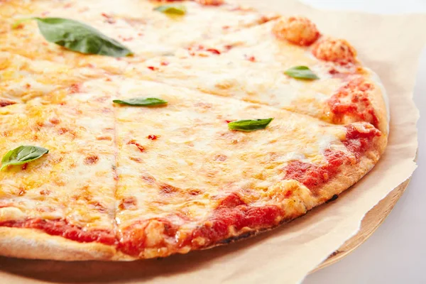 Pizza margarita o margherita con tomates cherry —  Fotos de Stock
