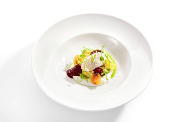 Trüf ve yengeç ile avokado salatası