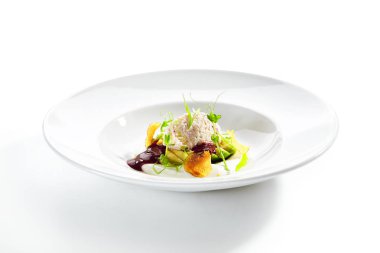 Trüf ve Yengeç ile Nefis Hizmet Avokado Salatası