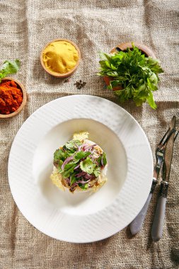 Sıcak Beef Stroganoff