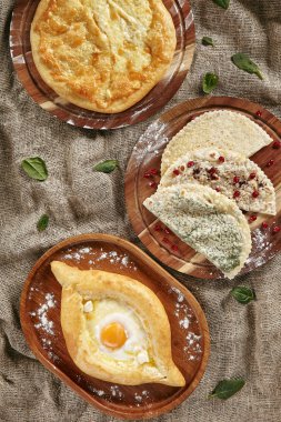 Gürcü ve Adjarian Khachapuri Yemekleri, Kutabs ve Chebu Seti