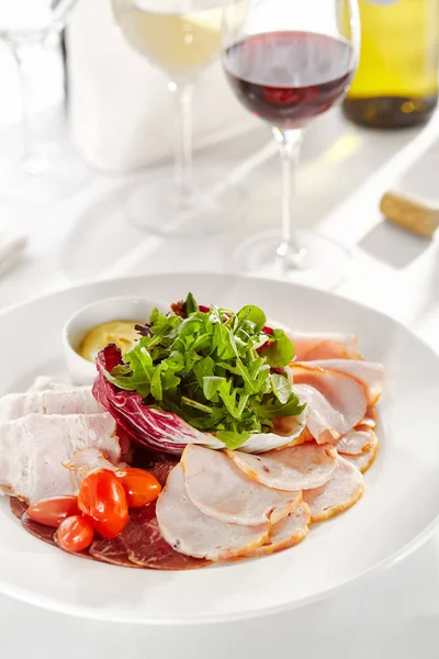 Gourmet Restaurante Deliciosa Comida Para Cenar Primer Plano Carnes Rodajas —  Fotos de Stock