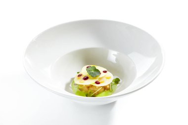 Mozzarella ile Pesto Soslu Nefis Servis Tarağı