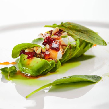 Mozzarella Kremalı Avokado ve Kurutulmuş Domates Reçeli