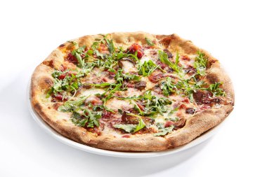 Porcini mantar ve trüf yağı üst görünümü ile Pizza