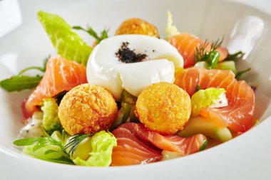 Alabalı fileto 48 derece ve yumurta sıcak patates ile Poached