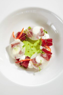 Kohlrabi ve Kireç ile Kereviz Pansuman ile Tuna