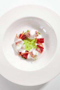 Kohlrabi ve Kireç ile Kereviz Pansuman ile Tuna