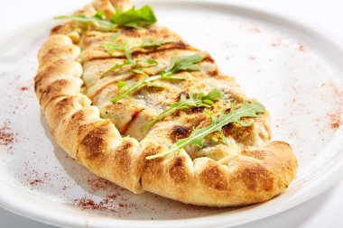 Jambon ve domates ile lezzetli quesadilla