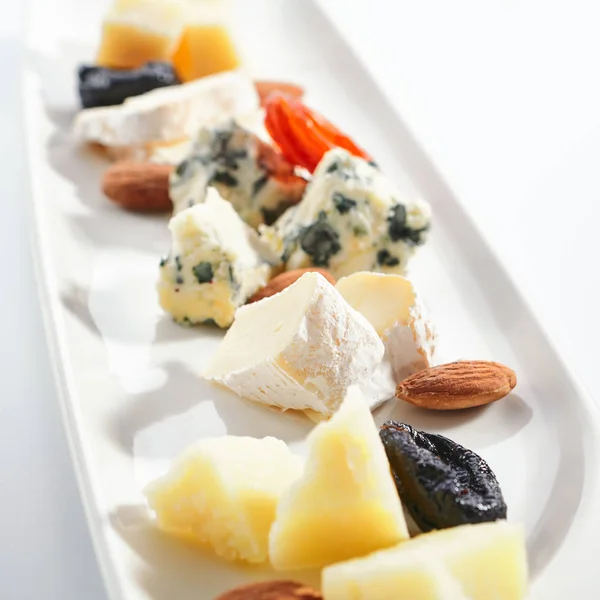 Bandeja de surtido de queso — Foto de Stock