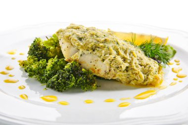 Brokolili Krema Soslu Pike Levrek veya Zander Fileto